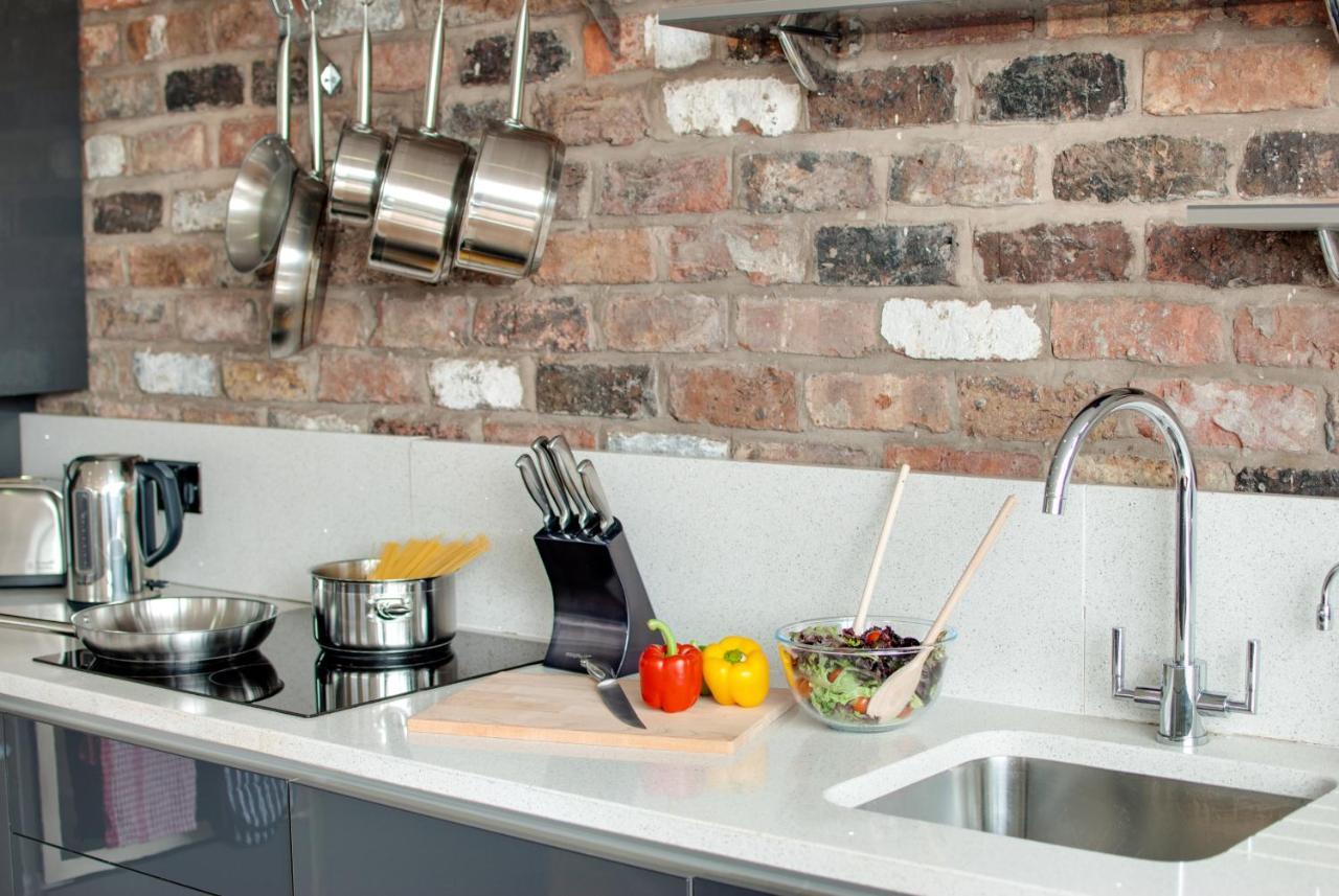 Base Serviced Apartments - Sir Thomas Street Liverpool Zewnętrze zdjęcie